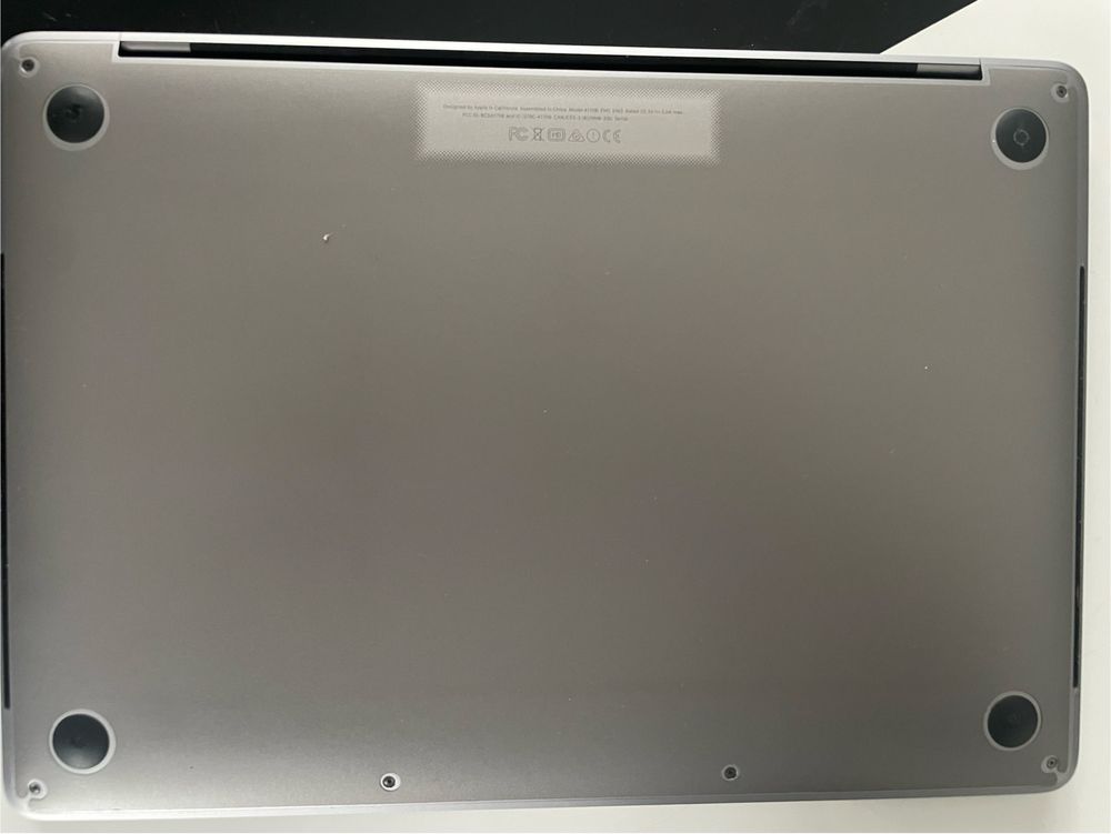 MacBook Pro A1706 13,3 " Intel Core i5 8 GB / 256 GB  macOS Ventura