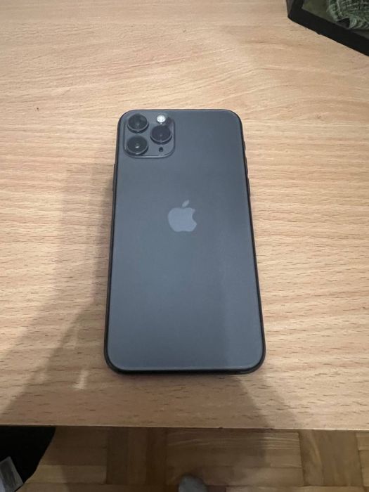 Продам айфон 11 про