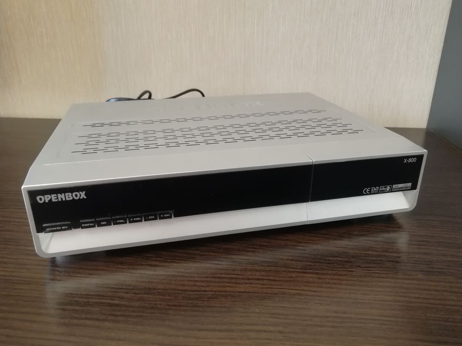 Продам ТВ тюнер Openbox Х-800