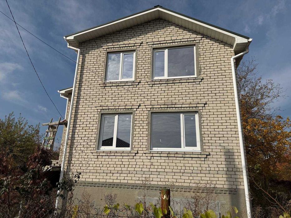 Продам дом в живописном районе - п. Рай-Еленовка в 10 км.от г.Харькова