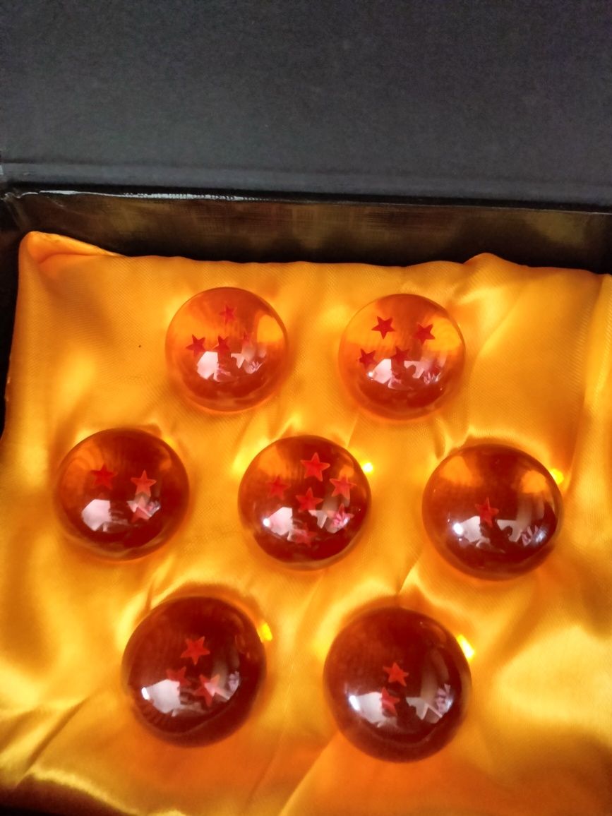 Funko pop goku  e esfera do dragão