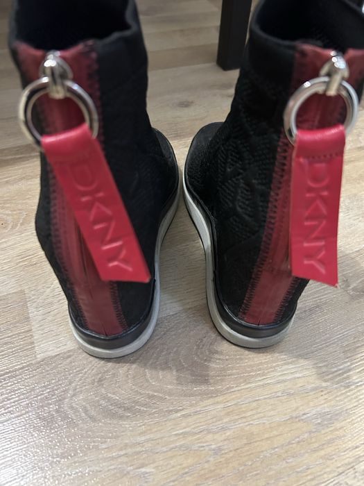 Продам снікерси dkny жіночі