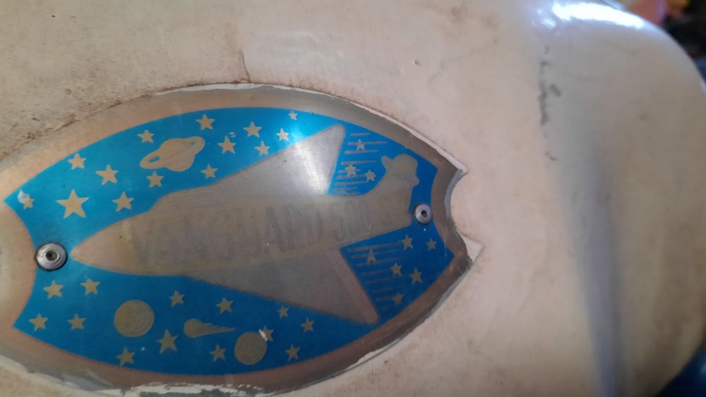 Mota Vanguard, com documentos