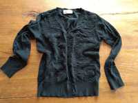 Czarny sweter na guziki rozciągliwy materiał z błyszcząco lekko nitką