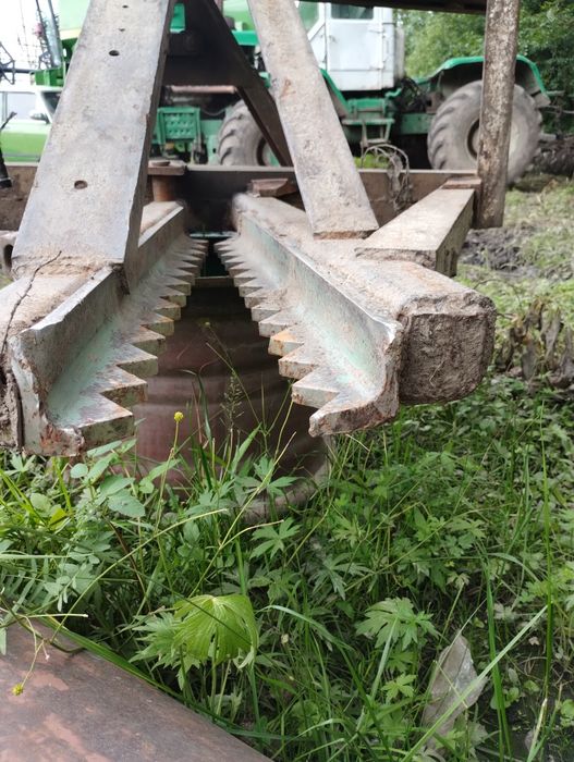 Корчувач дерев, корчувач пнів, корчеватель
