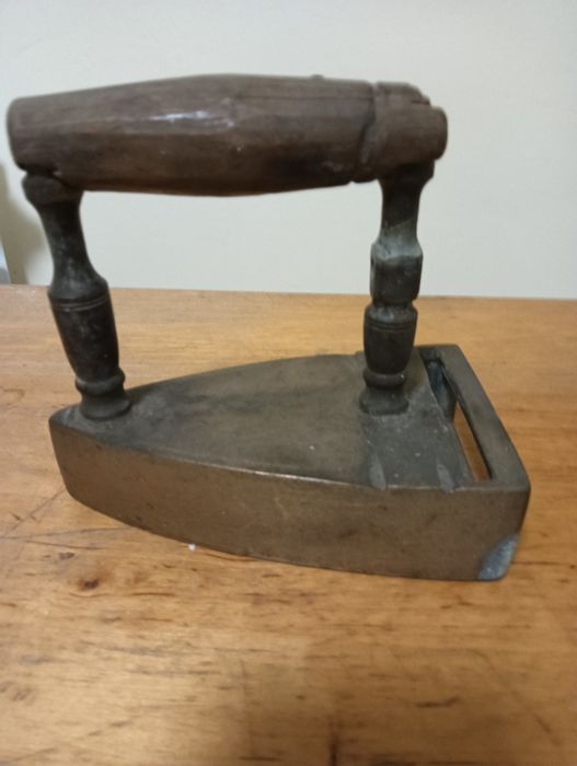 Żelazko mosiężne sprzedam