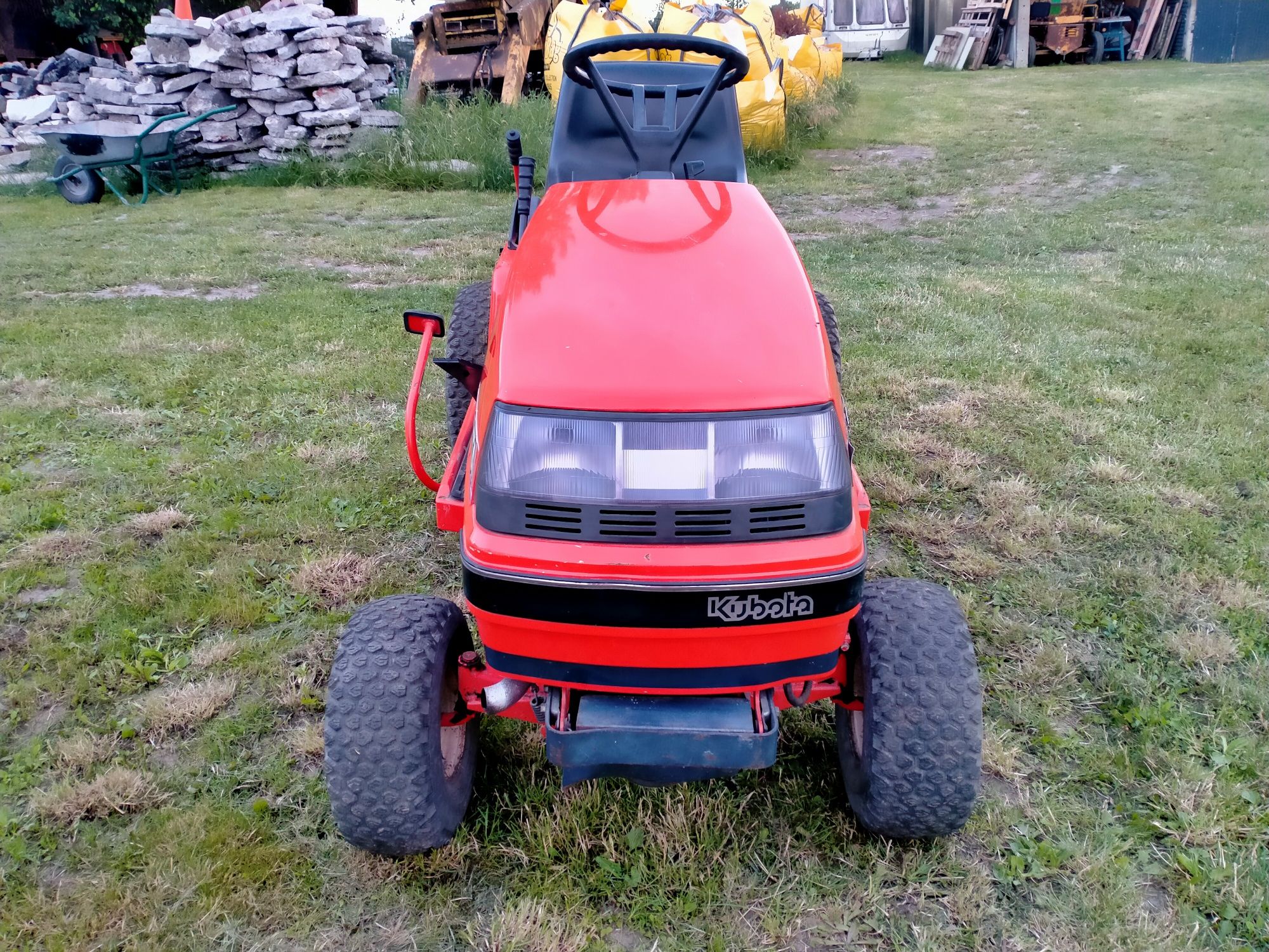 Kubota GST 1600.