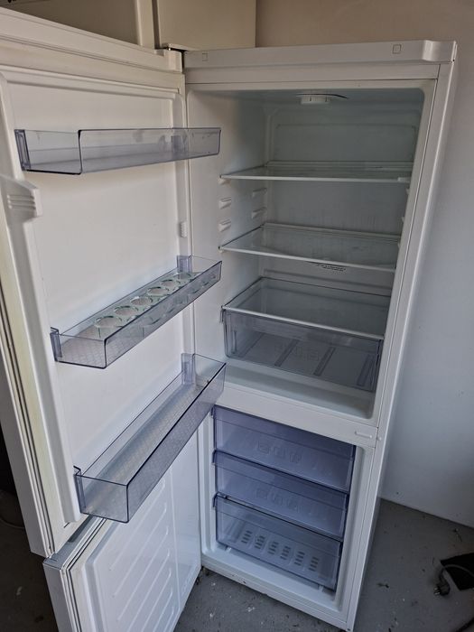 Lodówko zamrażarką beco jak nowa 154cm