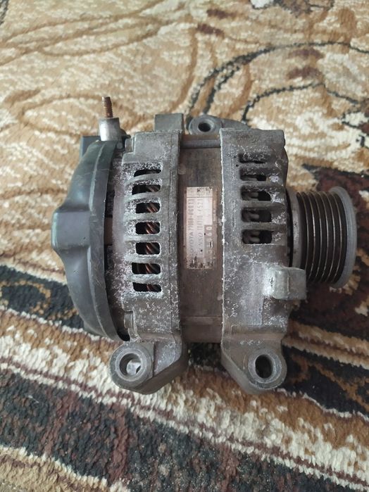 Генератор тойота авенсіс 2,0.  2,2 дизель.