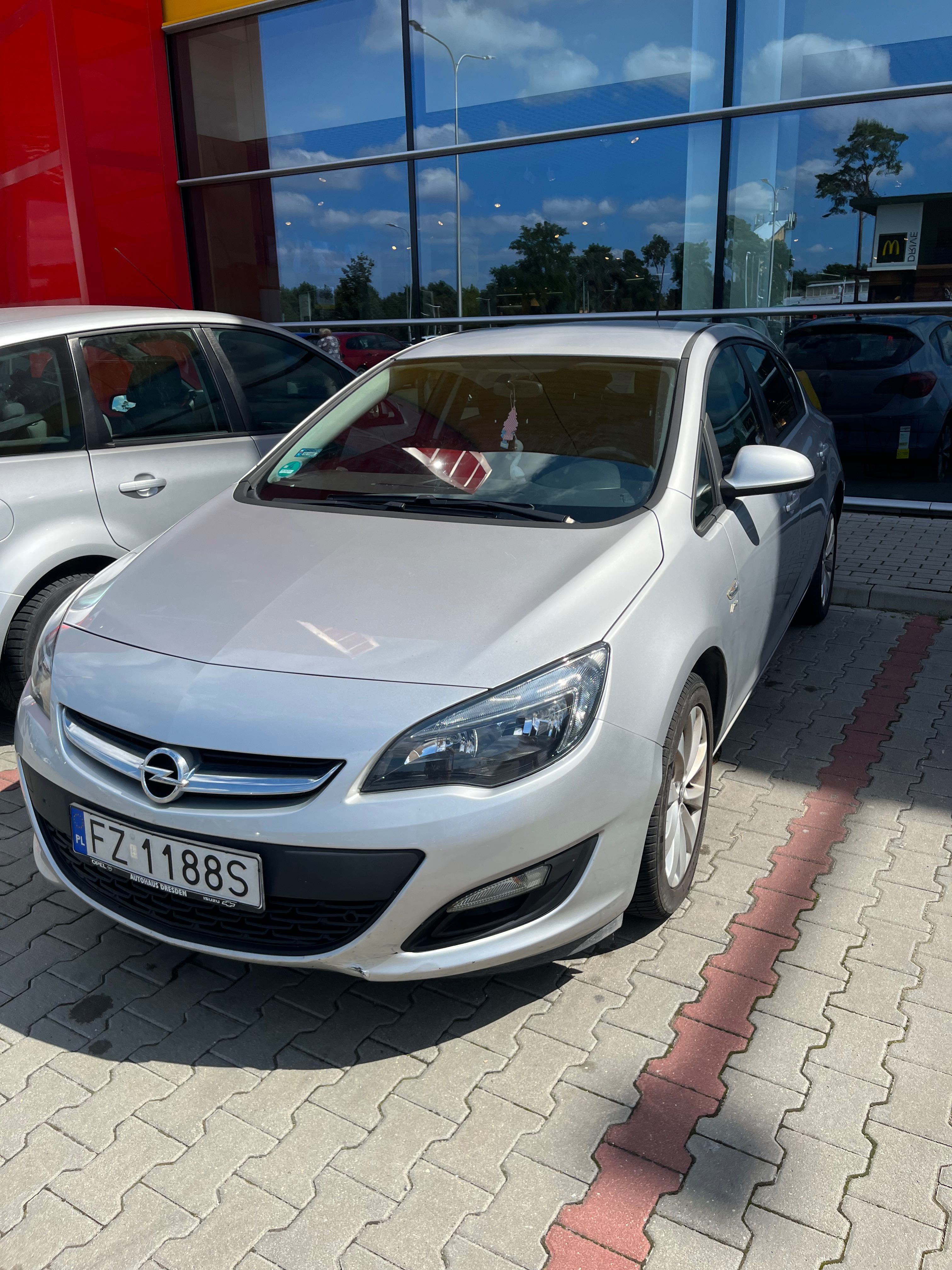 Opel Astra J w bardzo dobrym stanie !