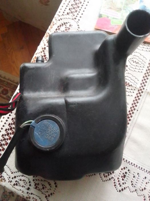 Расширительный бачок с датчиком уровня  жидкости