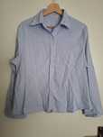 Camisa azul da marca Boteli