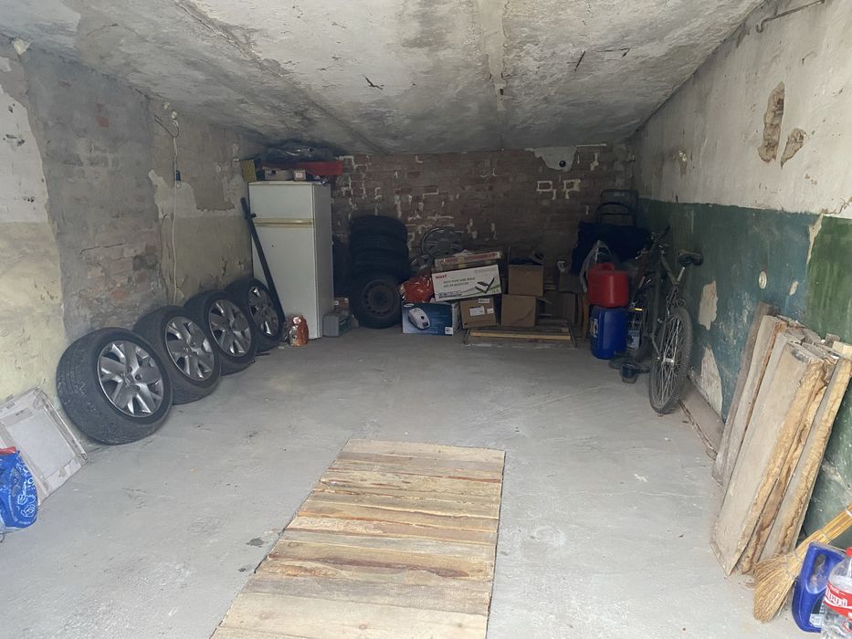 Продам гараж район центра