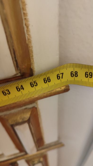 Móvel de canto em madeira