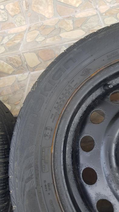 Продам шини з дисками R15 зимові