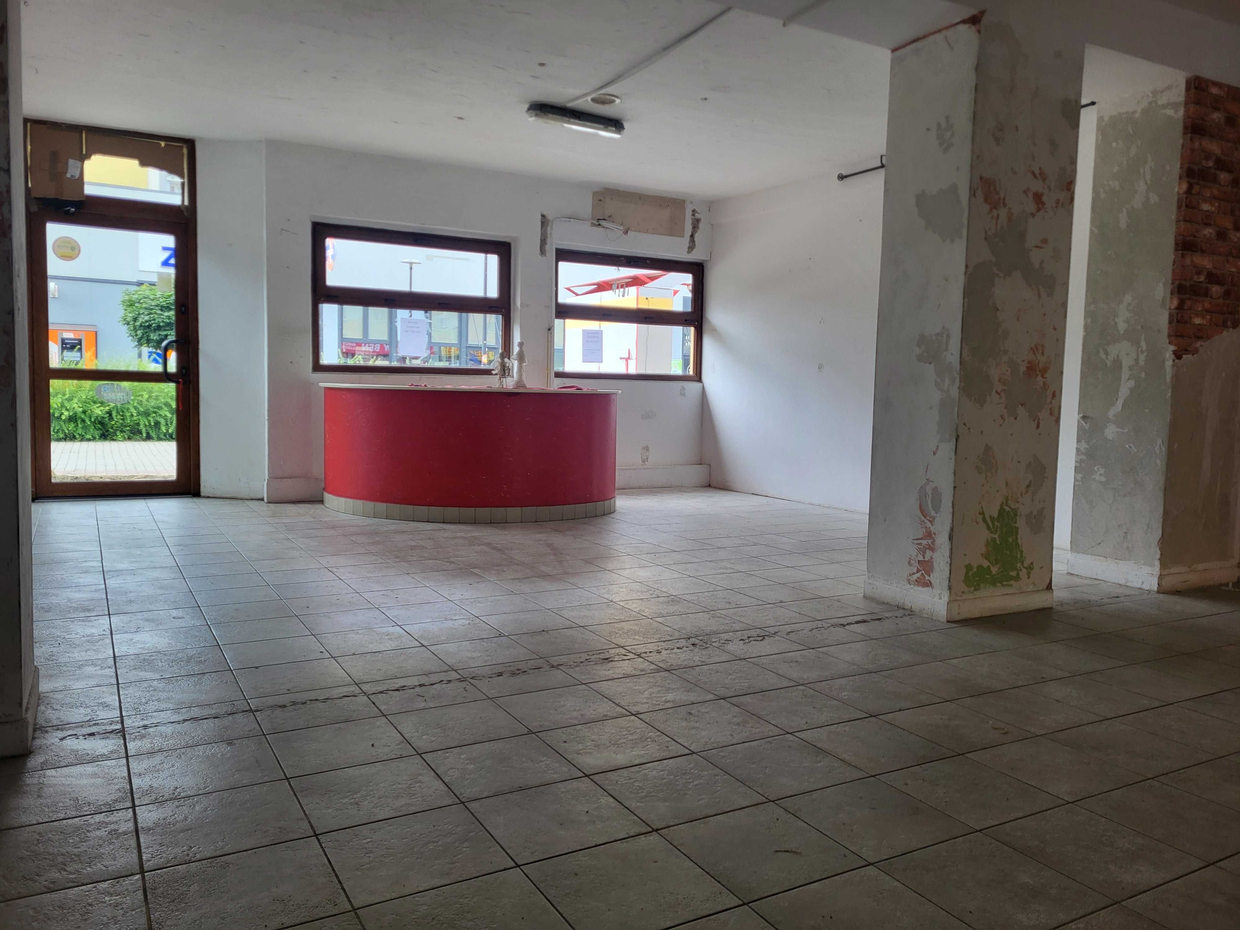 Do wynajęcia lokal usługowy  w centrum osiedla Dąbrowa Górnicza