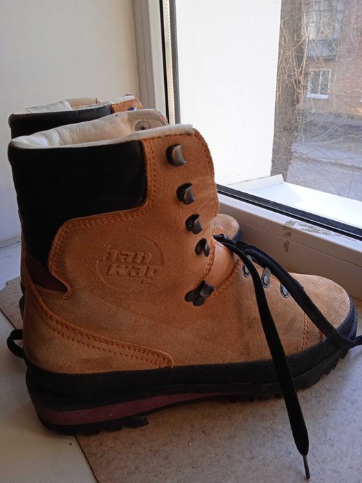 трекинговые ботинки