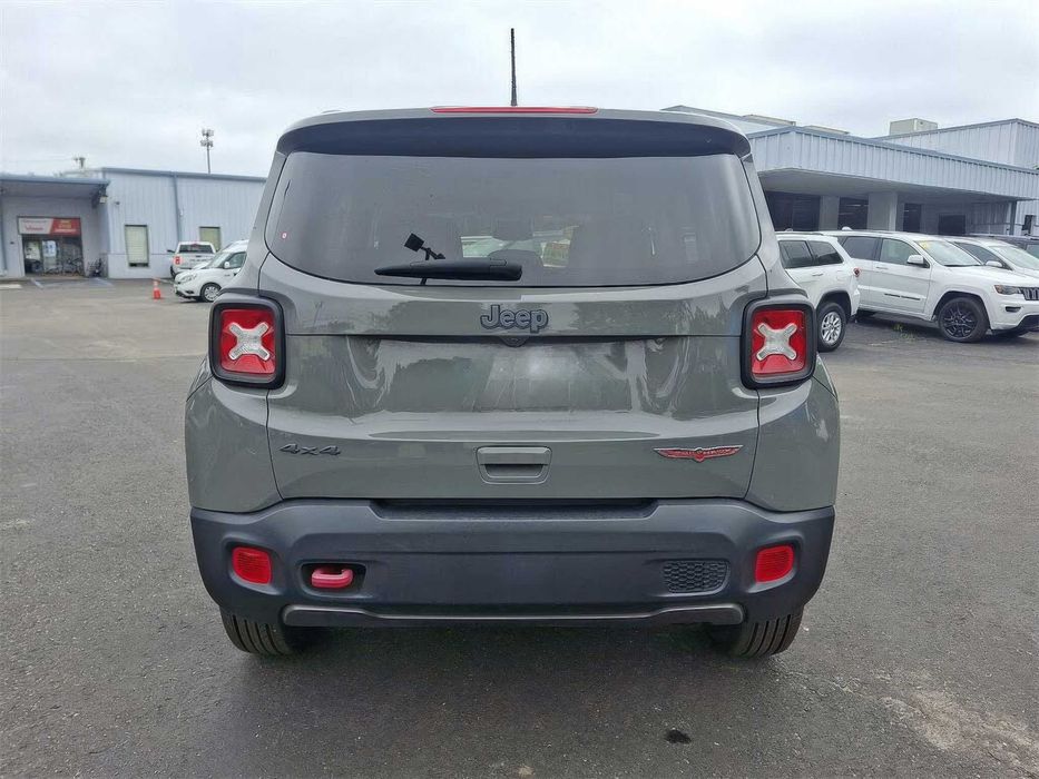 Jeep Renegade Trailhawk      2021