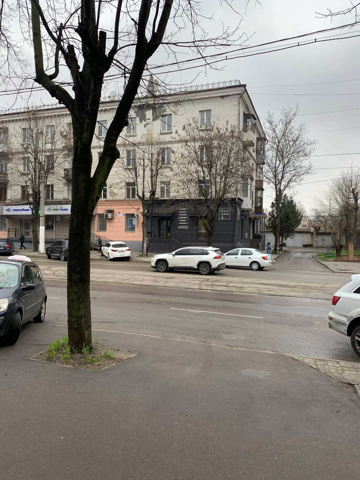 Продам 2- х комнатную  квартиру  в Центре города. (АО) ksu