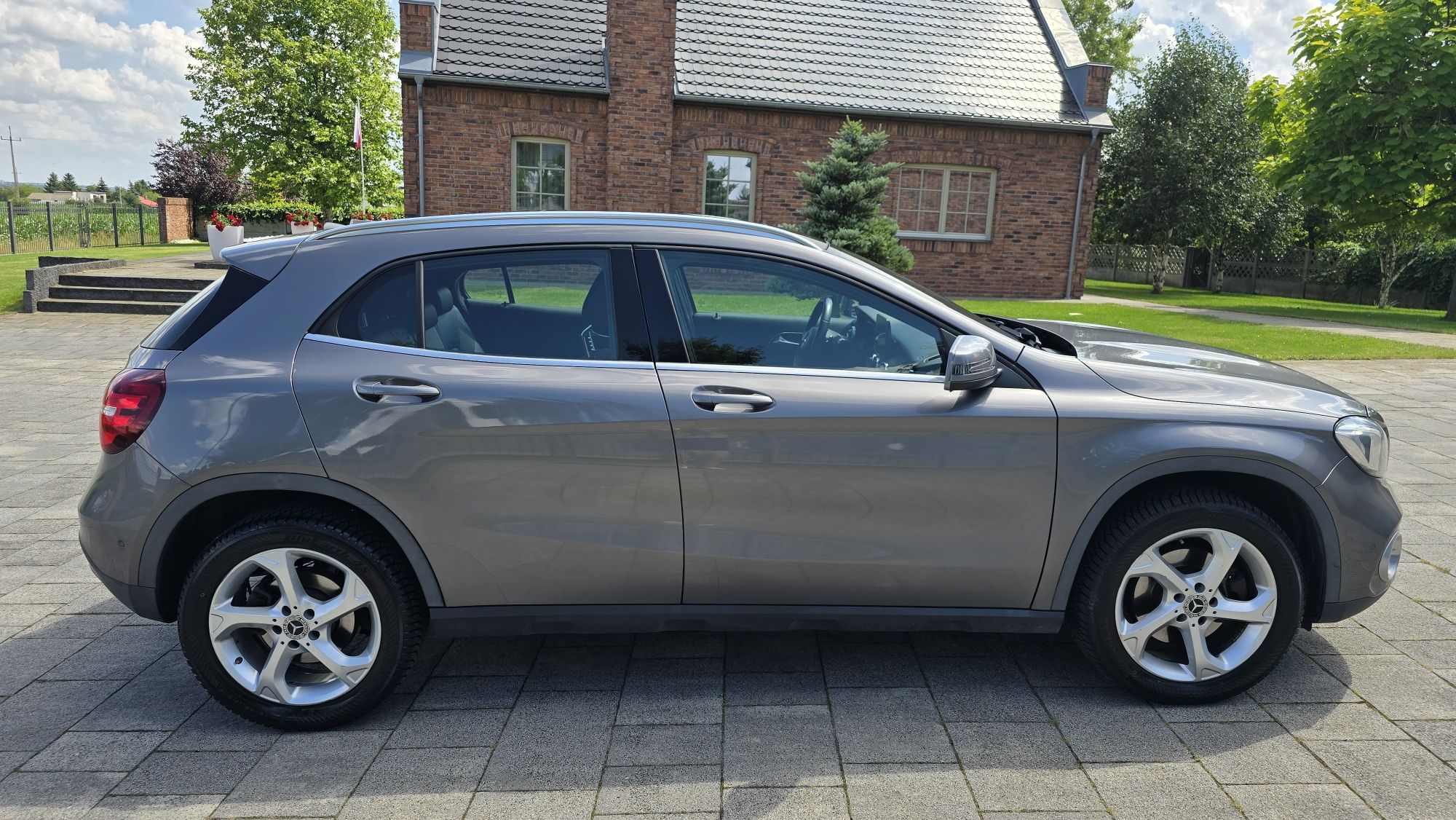 Mercedes-Benz GLA 4matic BOGATA WERSJA NOWE OPONY• 184 KM • 2017
