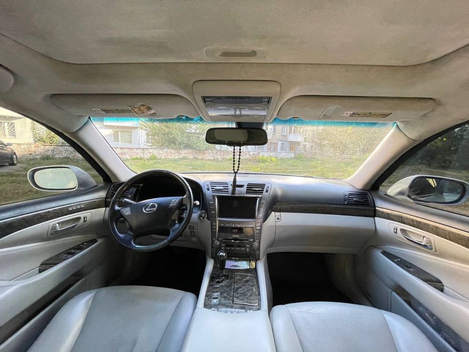 Продам Lexus ls460