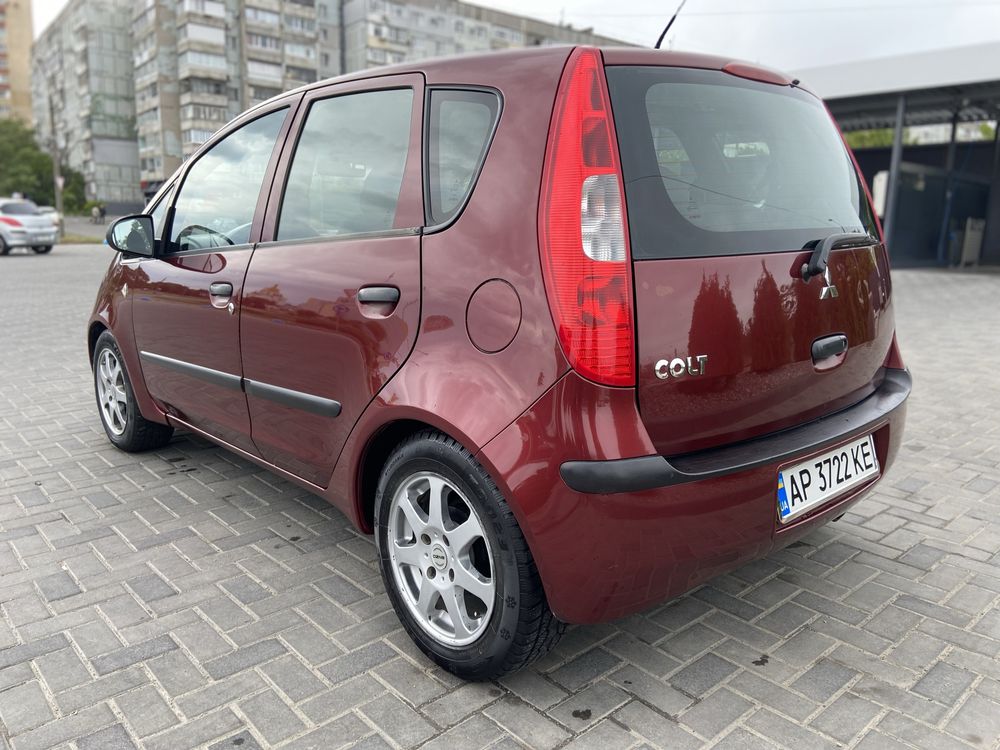 Mitsubishi Colt без торга!