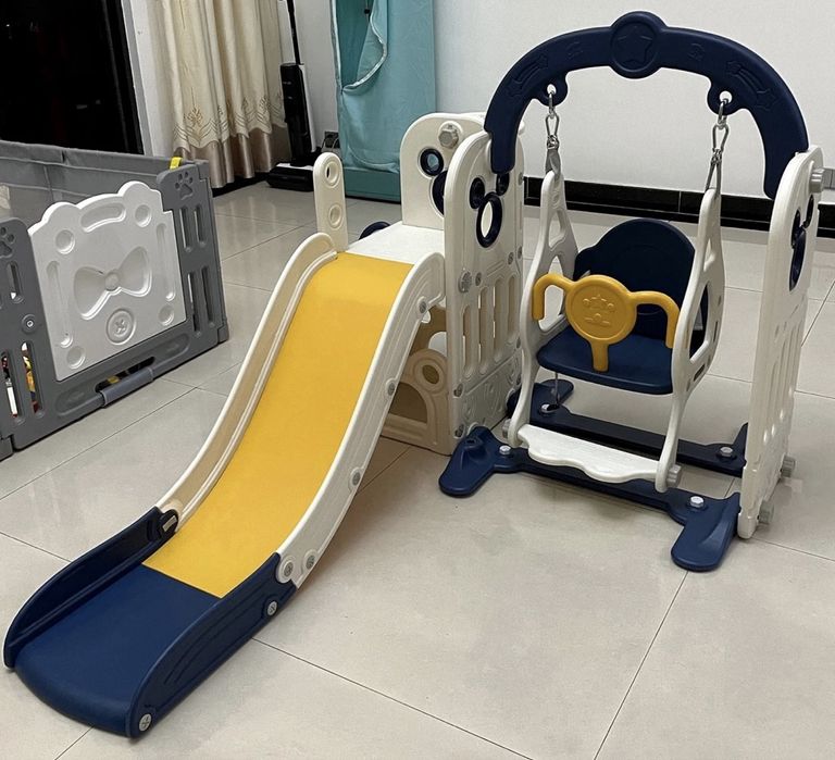 Продам дитячий ігровий комплекс з гіркою та гойдалкою