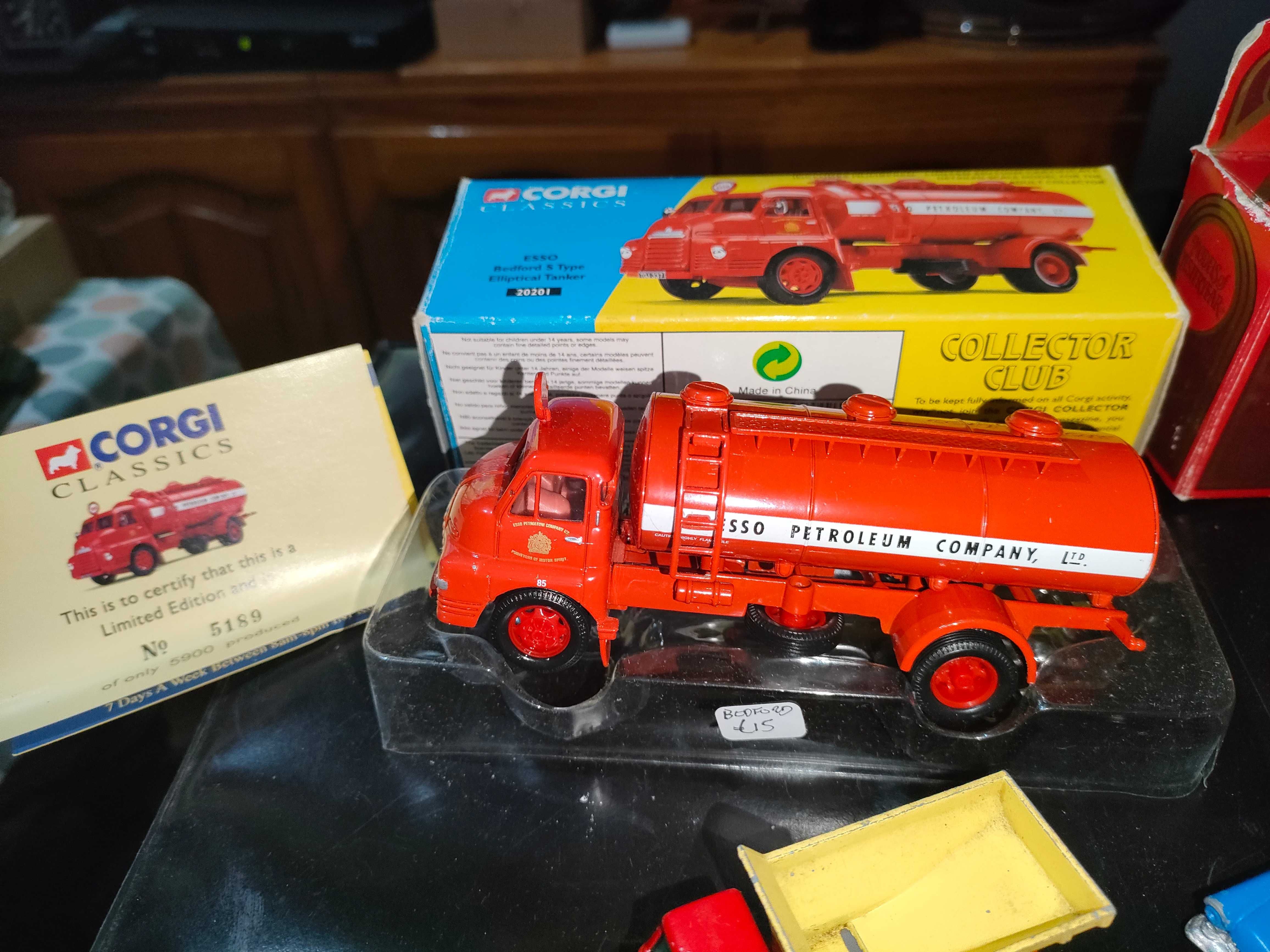 Miniaturas cisterna. Esso e Texaco