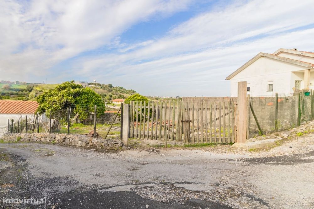 Ruína para Venda no Carvalhal de Ajubarrota