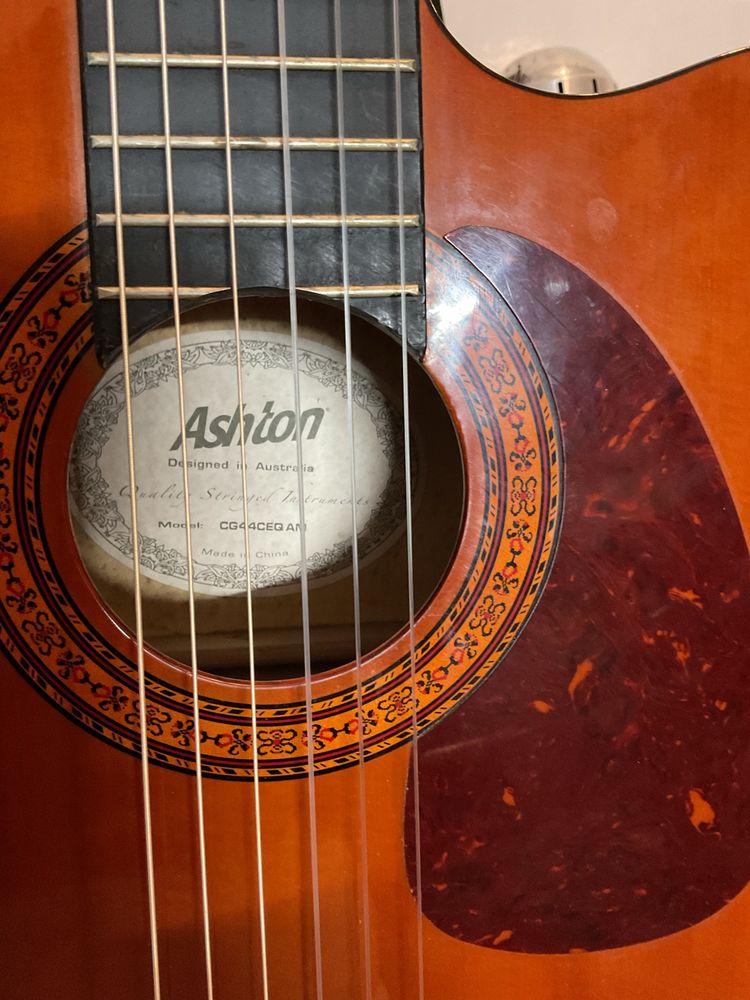 Guitarra electro acustica