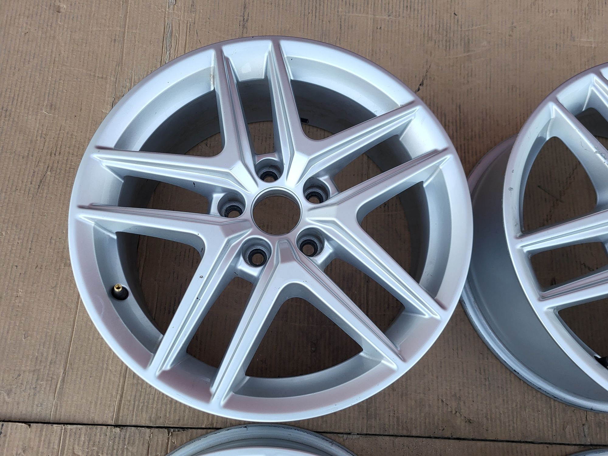 Диски R17 5x112 ET28 Audi Volkswagen Mercedes 4шт ціна за 1шт