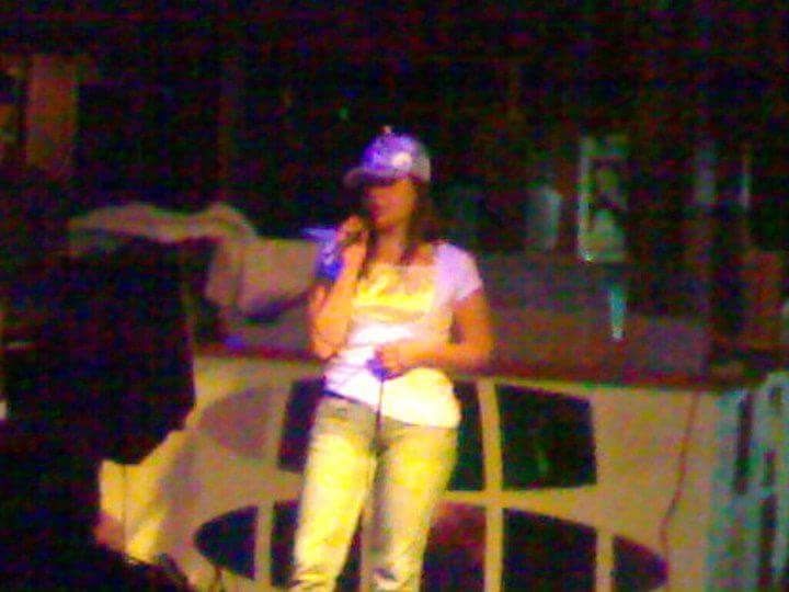 Cantora em eventos procura Banda e trabalhos extra