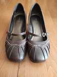 Sprzedam buty na obcasie 38
