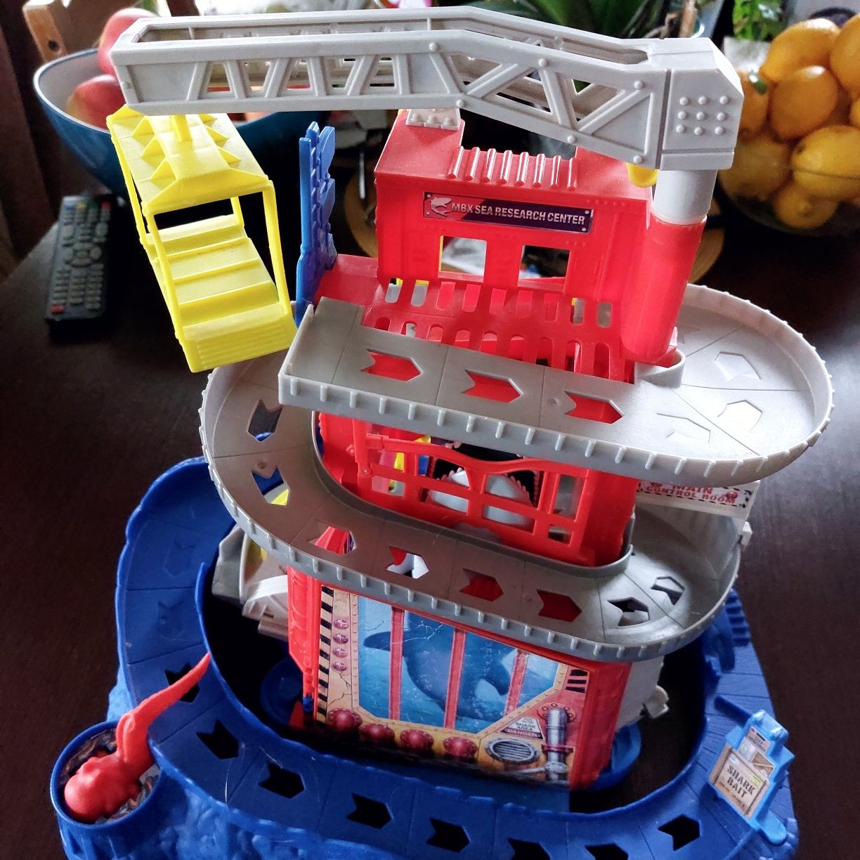 matchbox mattel na krawędzi ucieczka przed rekinem