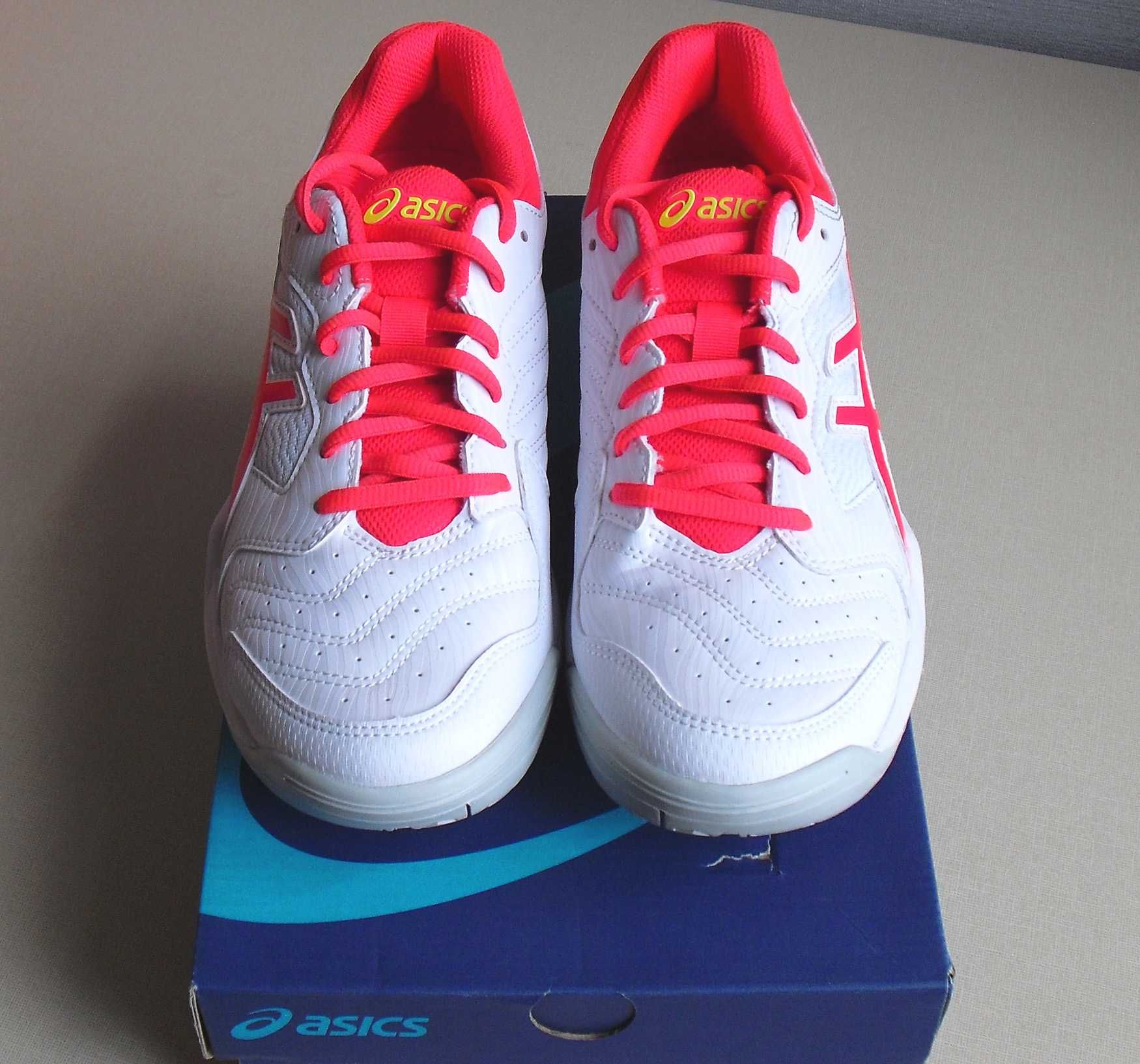 Женские теннисные кроссовки Asics