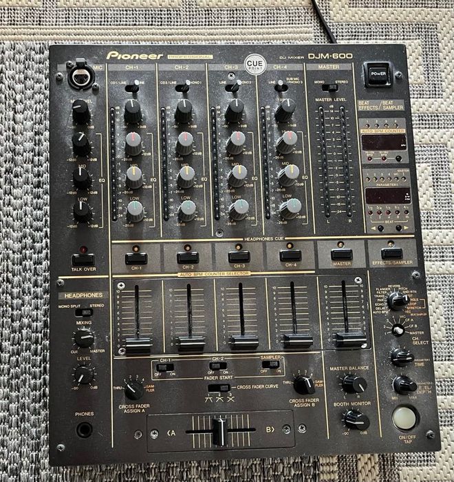 Zestaw DJ: 2x Pioneer CDJ-400 + Mixer DJM-600 – Gotowy do grania!