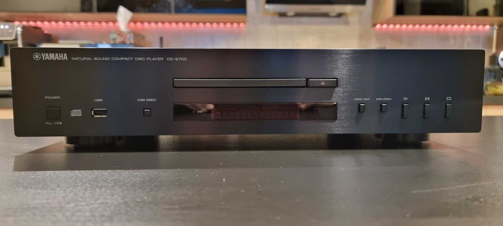 YAMAHA CD-S700 Odtwarzacz CD czarny.