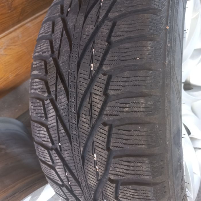 Зимова гума Nokian-Hakkapelita rs2-255.50.r19.5.120 стиль 450