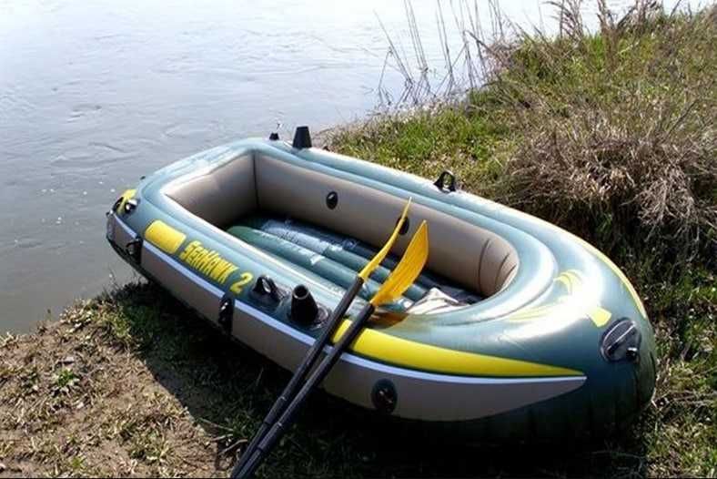 Лодка надувная двухместная +насос и весла. Човен для рибалки