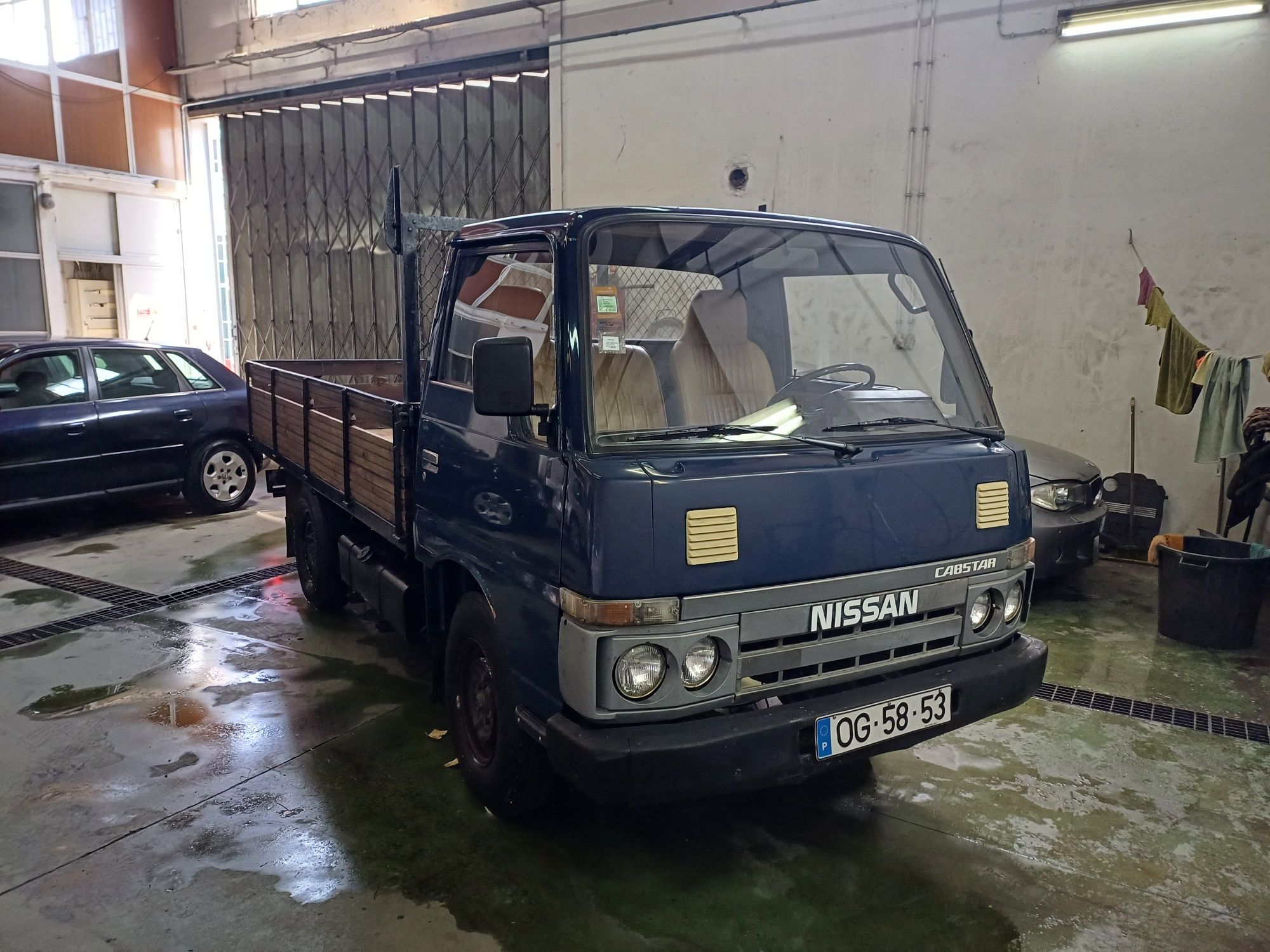 Nissan Cabstar F22 Um dono