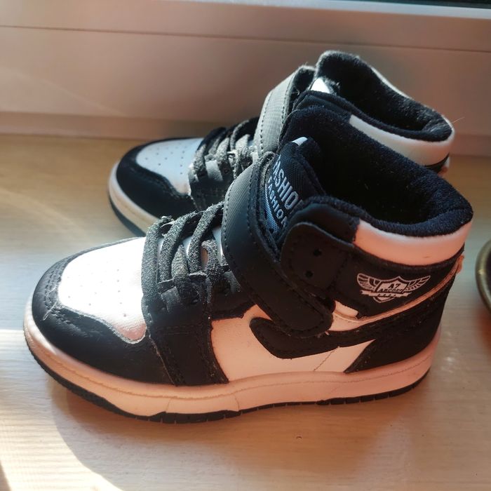 Дитяче демо взуття