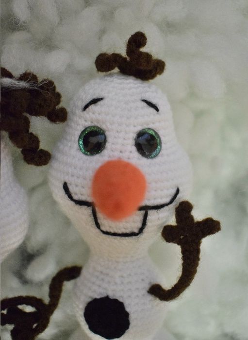 Сніговик Олаф (Olaf) м'яка іграшка в'язана гачком (amigurumi)