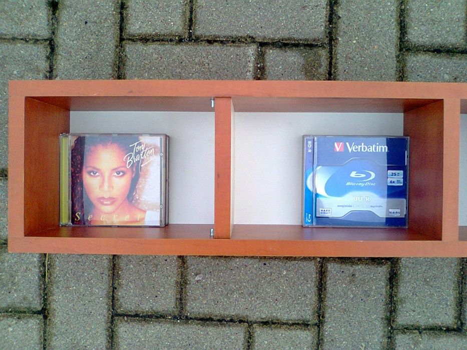 Półka ,stojak na płyty DVD , książki itp