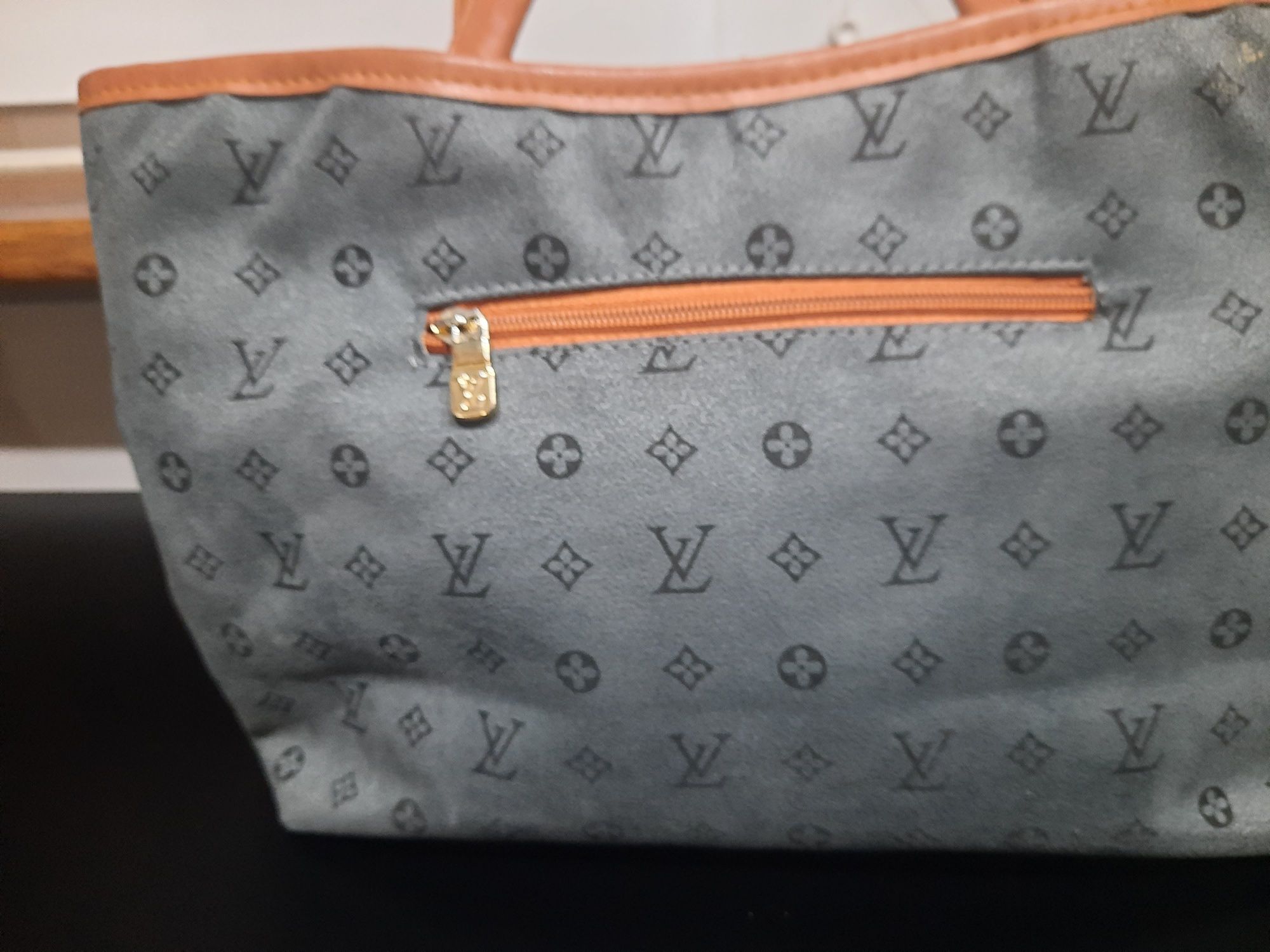 Torebka Louis Vuitton logowana