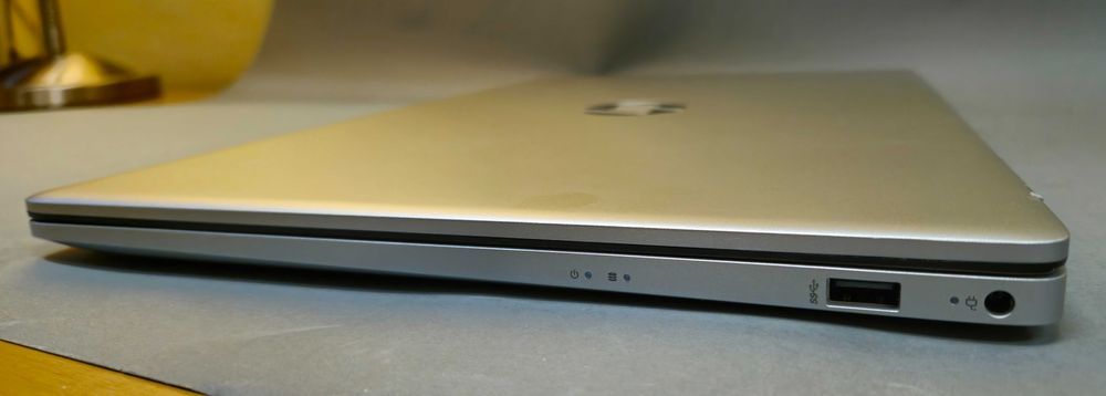Notebook HP 17,3" FHD/i3 -8/512GB/ stan jak nowy /ST
