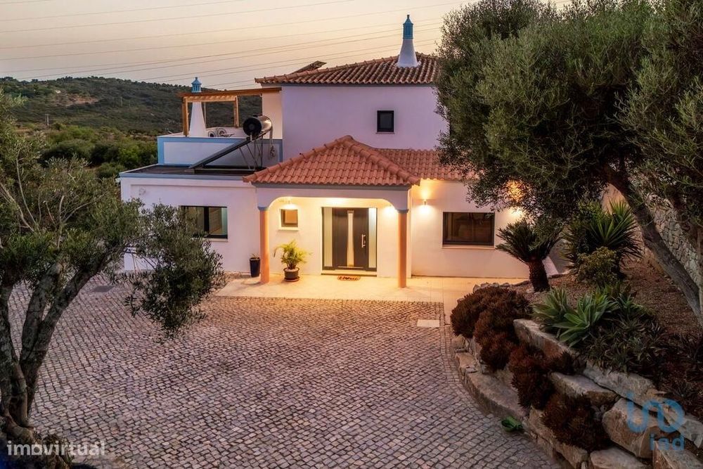 Casa / Villa T3 em Faro (Sé e São Pedro) de 280,00 m2