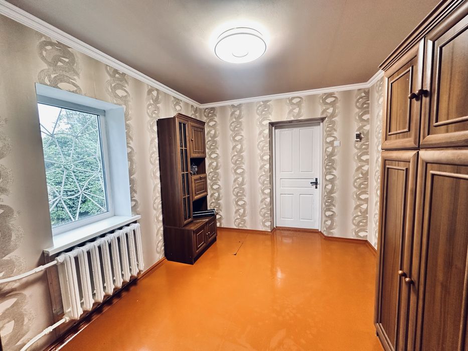 Продам будинок з комунікаціями та ремонтом