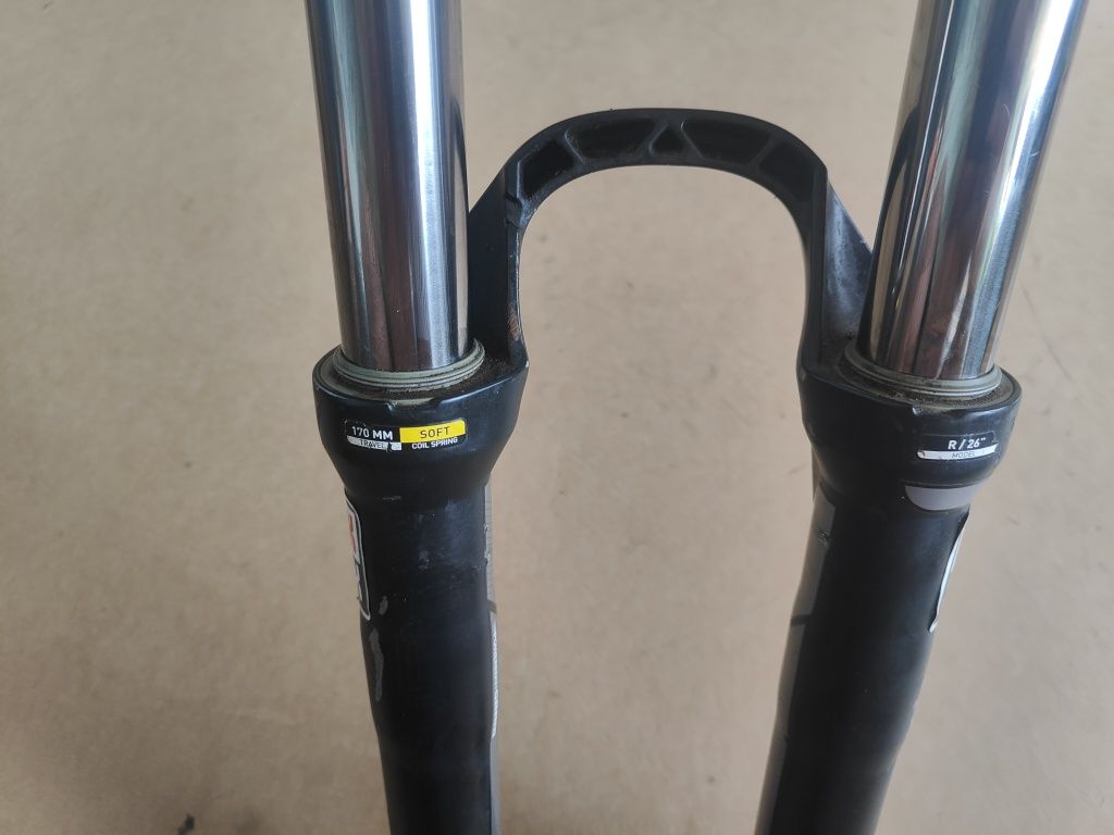 Вилка RockShox Domain 26" (170 мм) - шток конус, 18,5 см.