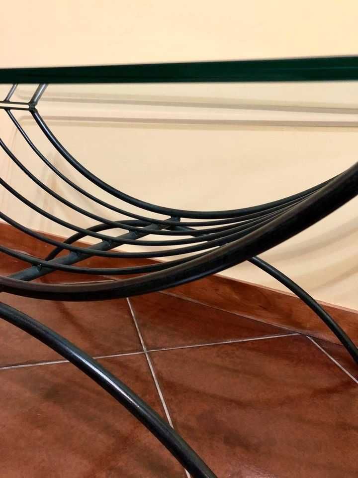 Mesa em ferro maciço para sala de estar