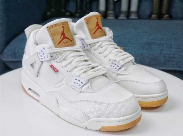 Кросівки Air Jordan 4 Levi's 'White Denim'